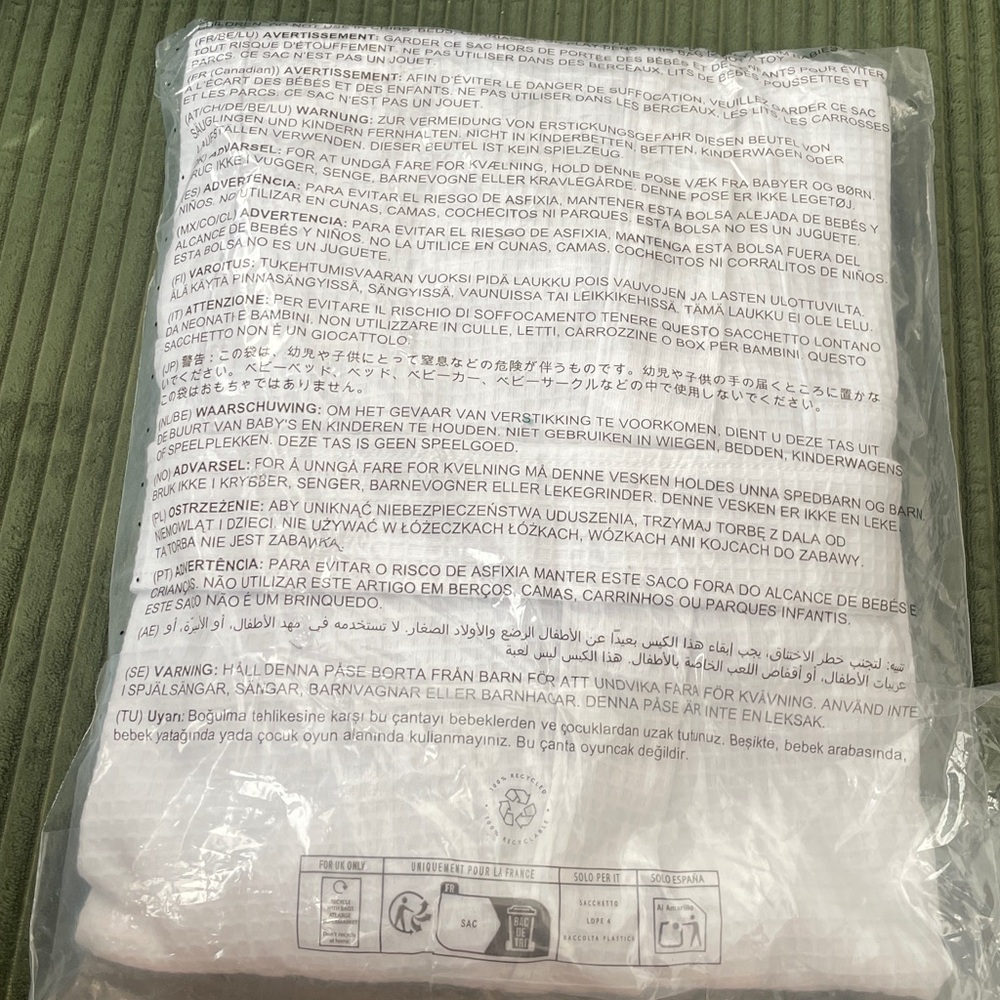Amazon Essentials Waffle Print Robe Size Medium - Picture 4 of 4